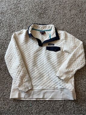 Patagonia women’s Quilted Pullover Sweatshirt - Cream with Navy Trim